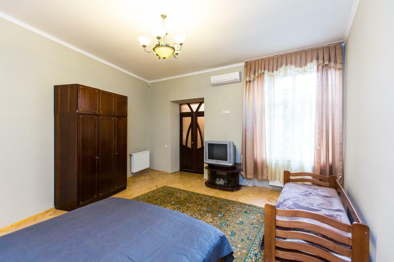 Apartments On Sholom Aleichem Та Ще Варіант Поруч Lviv Exterior photo